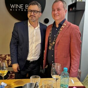 ПРИМОПРЕДАВАЊЕ НА ПРЕТСЕДАТЕЛСКАТА ИНСИГНИА